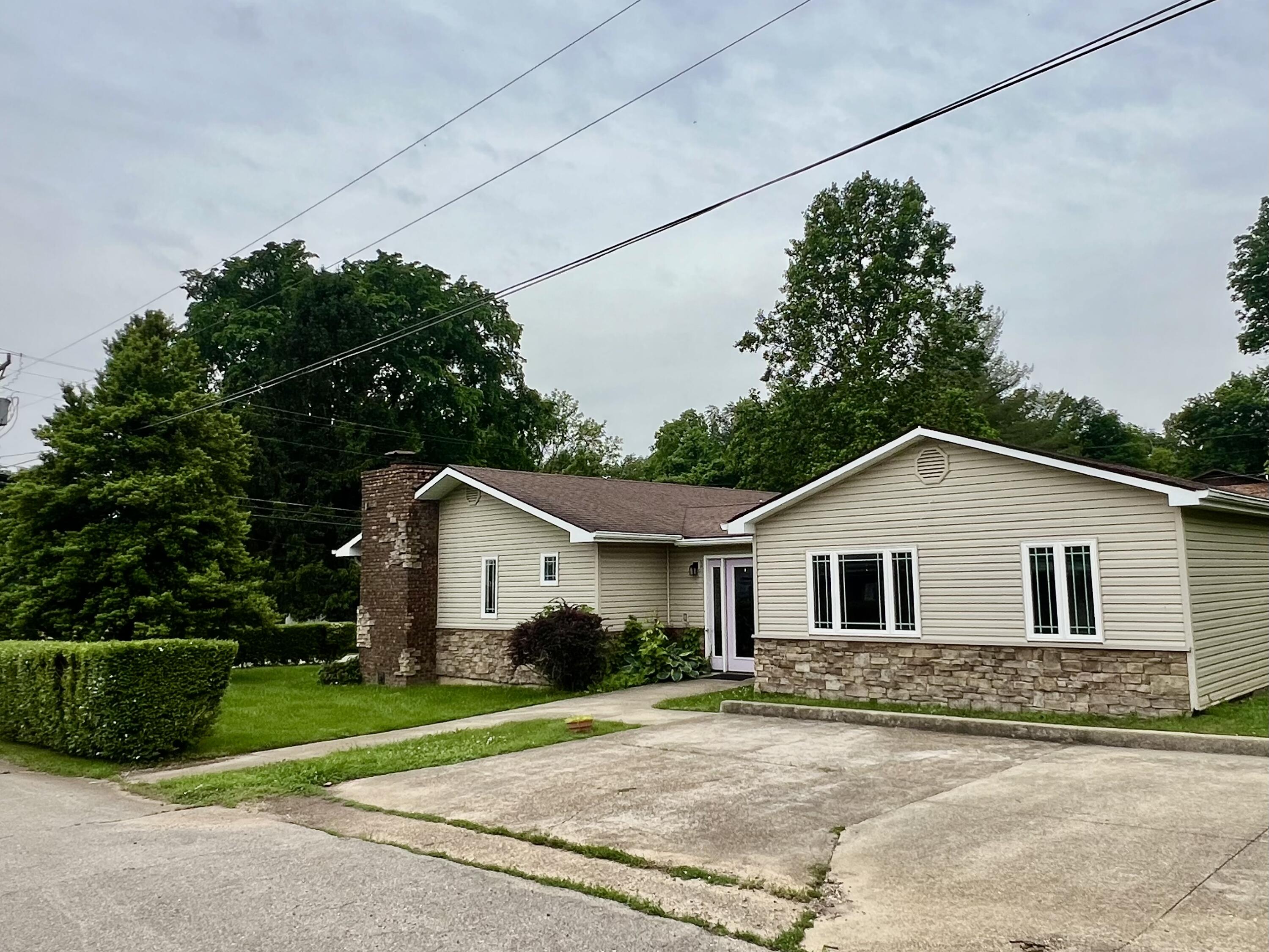 Residential for sale – 402  Elsie Street Street  Van Buren, MO