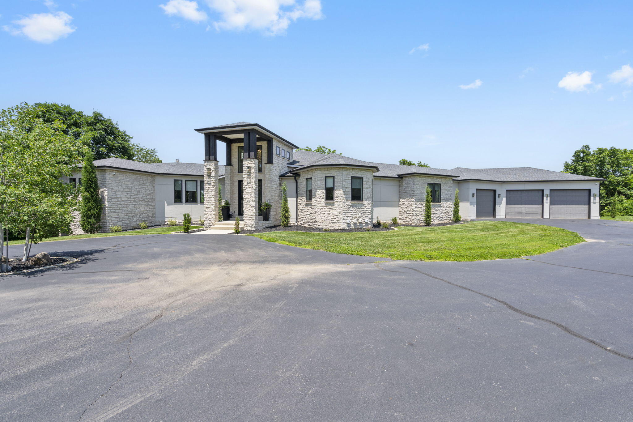 Photo 23 - Residential for sale – 5817 E Summit View Drive  Springfield, MO