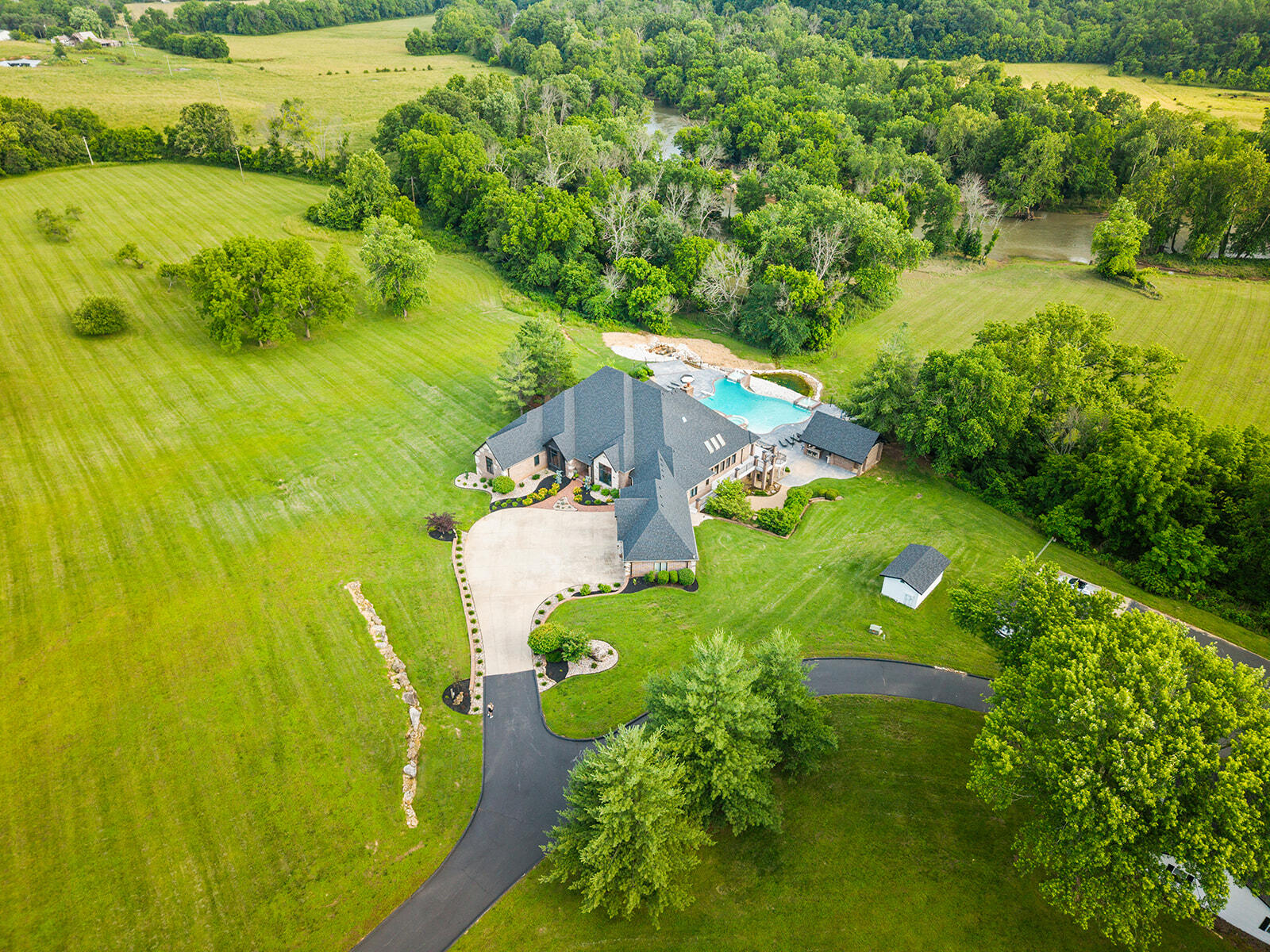 Photo 8 - Residential for sale – 621 S Woodhaven Road  Nixa, MO