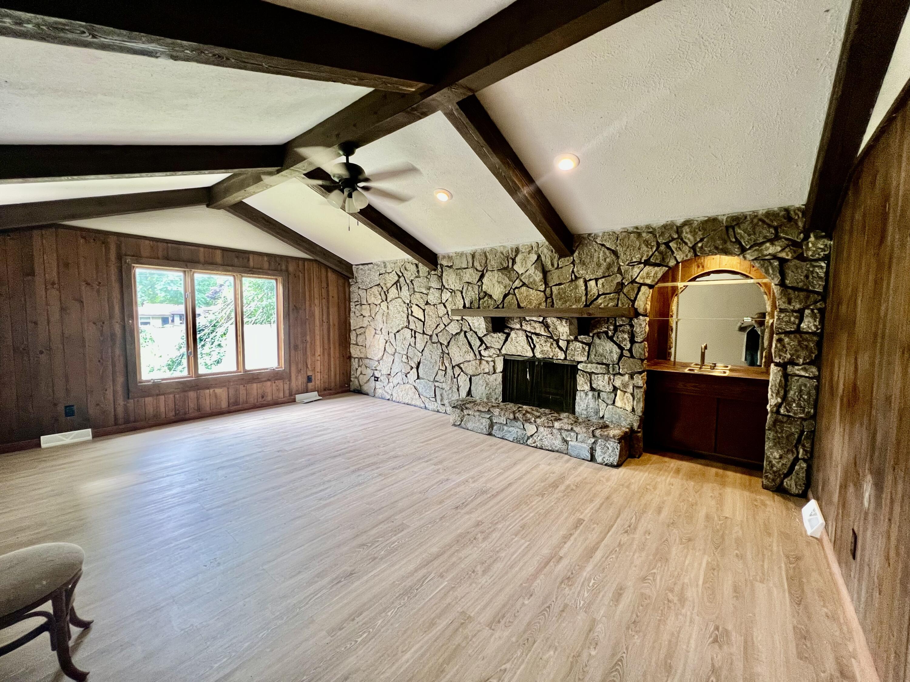 Listing 581778
