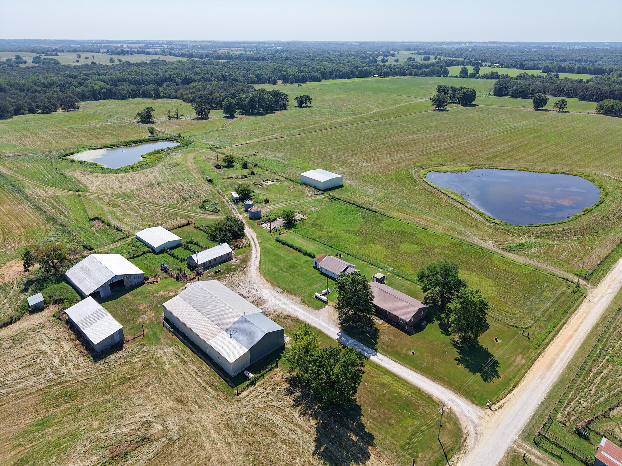 Photo 3 - Farm for sale – 15703 S 2850 Road  El Dorado Springs, MO