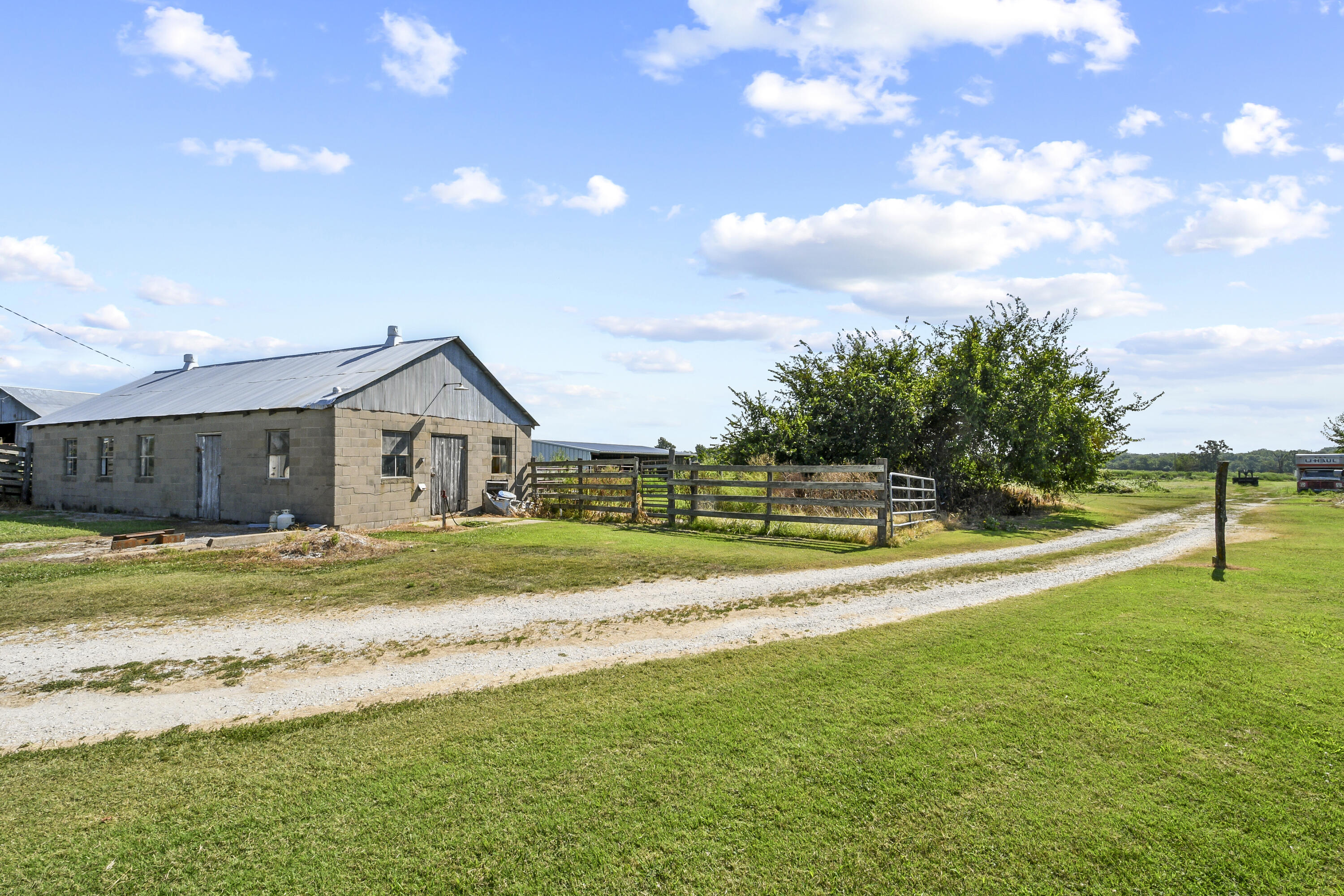 Photo 8 - Farm for sale – 15703 S 2850 Road  El Dorado Springs, MO