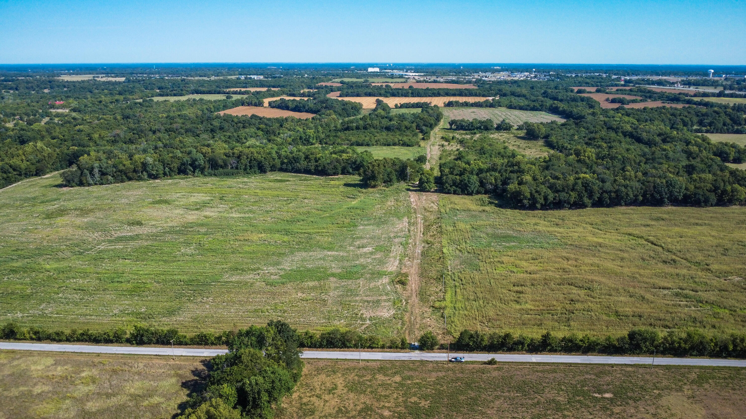 Photo 6 - Land for sale – Xxx  Dr. Russell Smith Drive  Carthage, MO