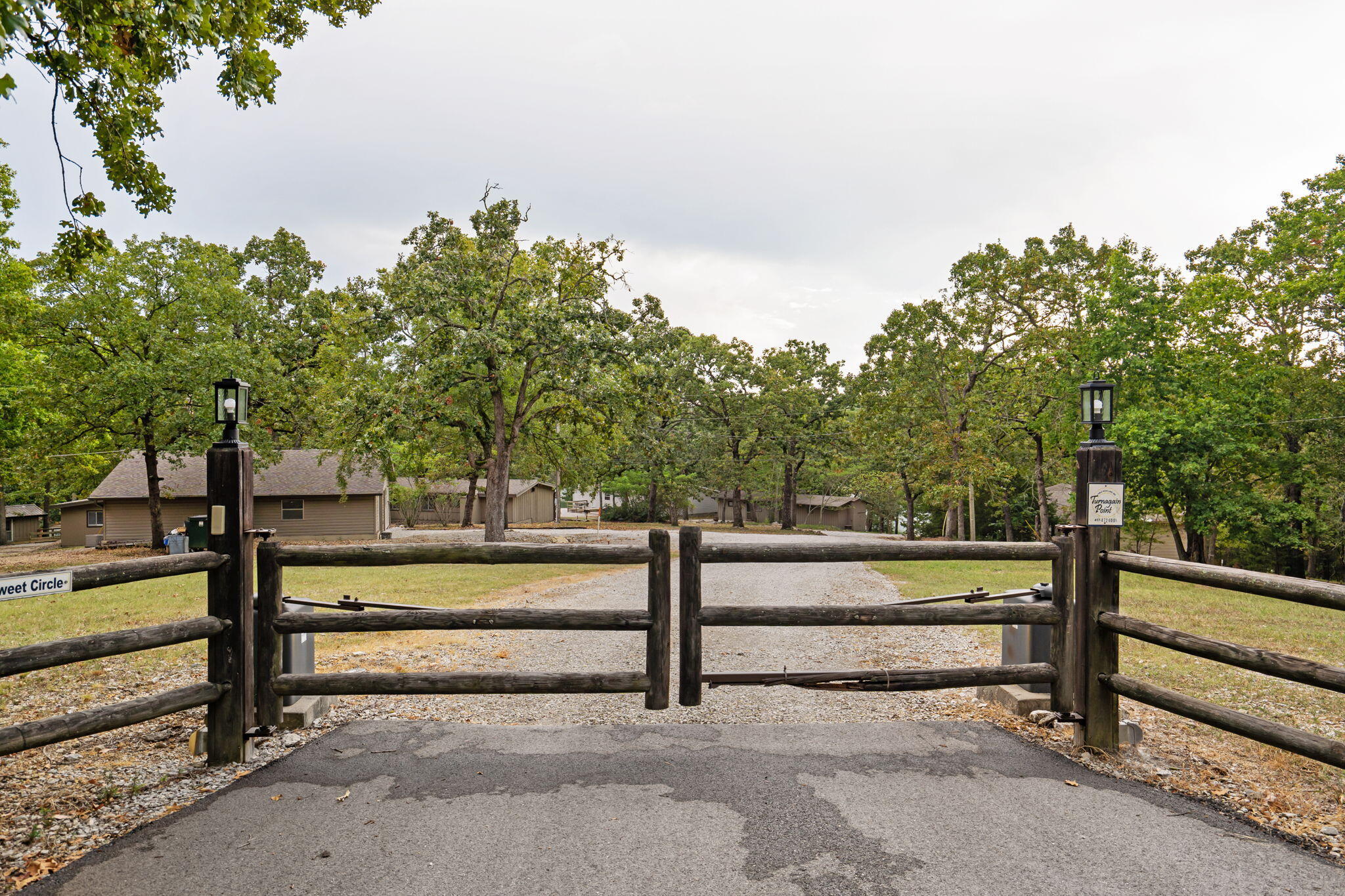 Photo 5 - Residential for sale – 220  Bittersweet Circle  Kimberling City, MO