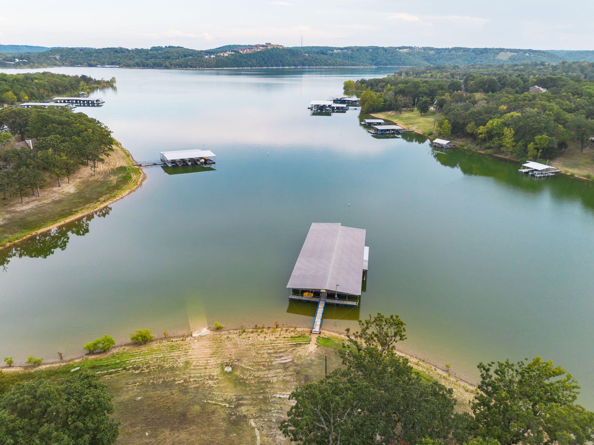 Photo 2 - Residential for sale – 220  Bittersweet Circle  Kimberling City, MO