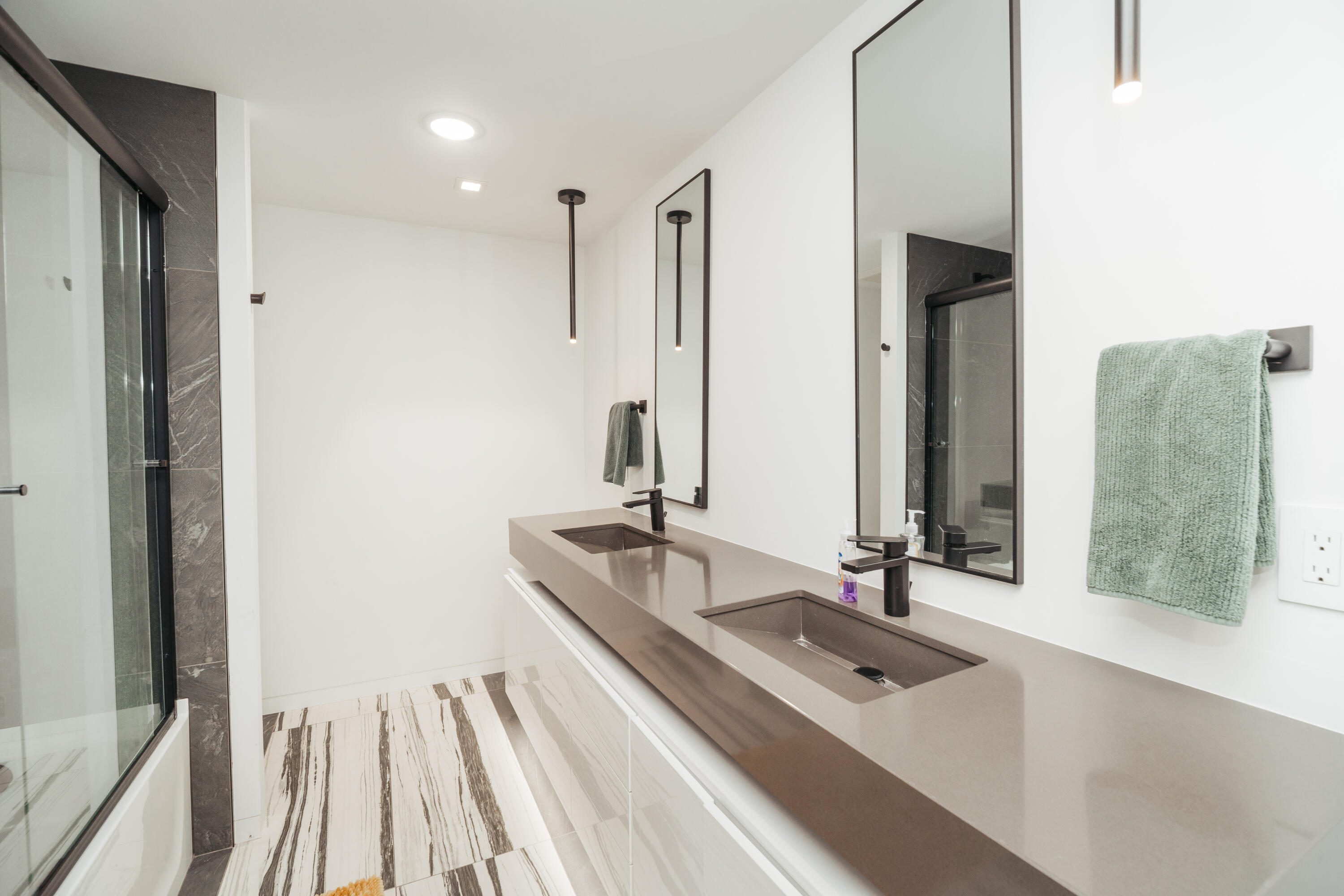 Photo 114 - Residential for sale – 700 N Farm Road 193   Springfield, MO