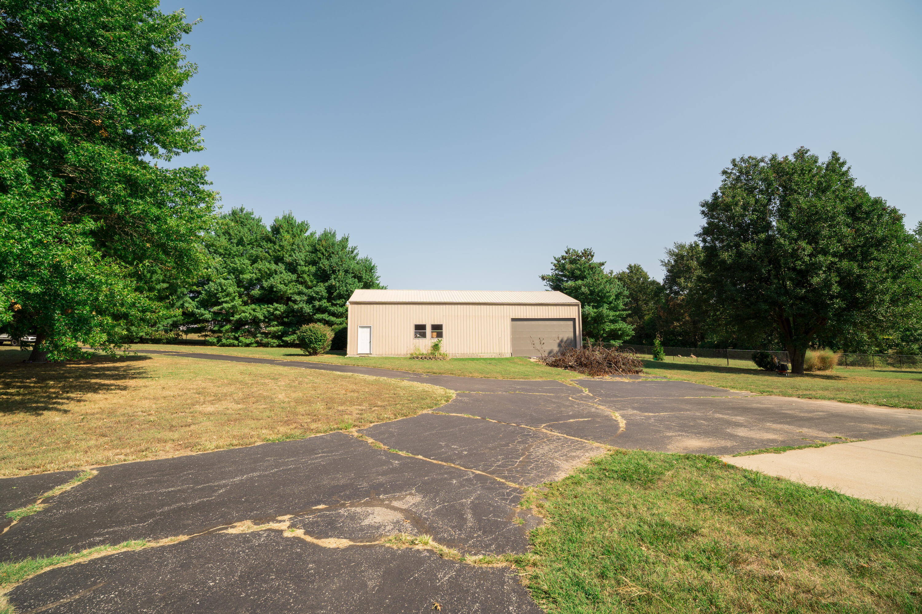 Photo 129 - Residential for sale – 700 N Farm Road 193   Springfield, MO