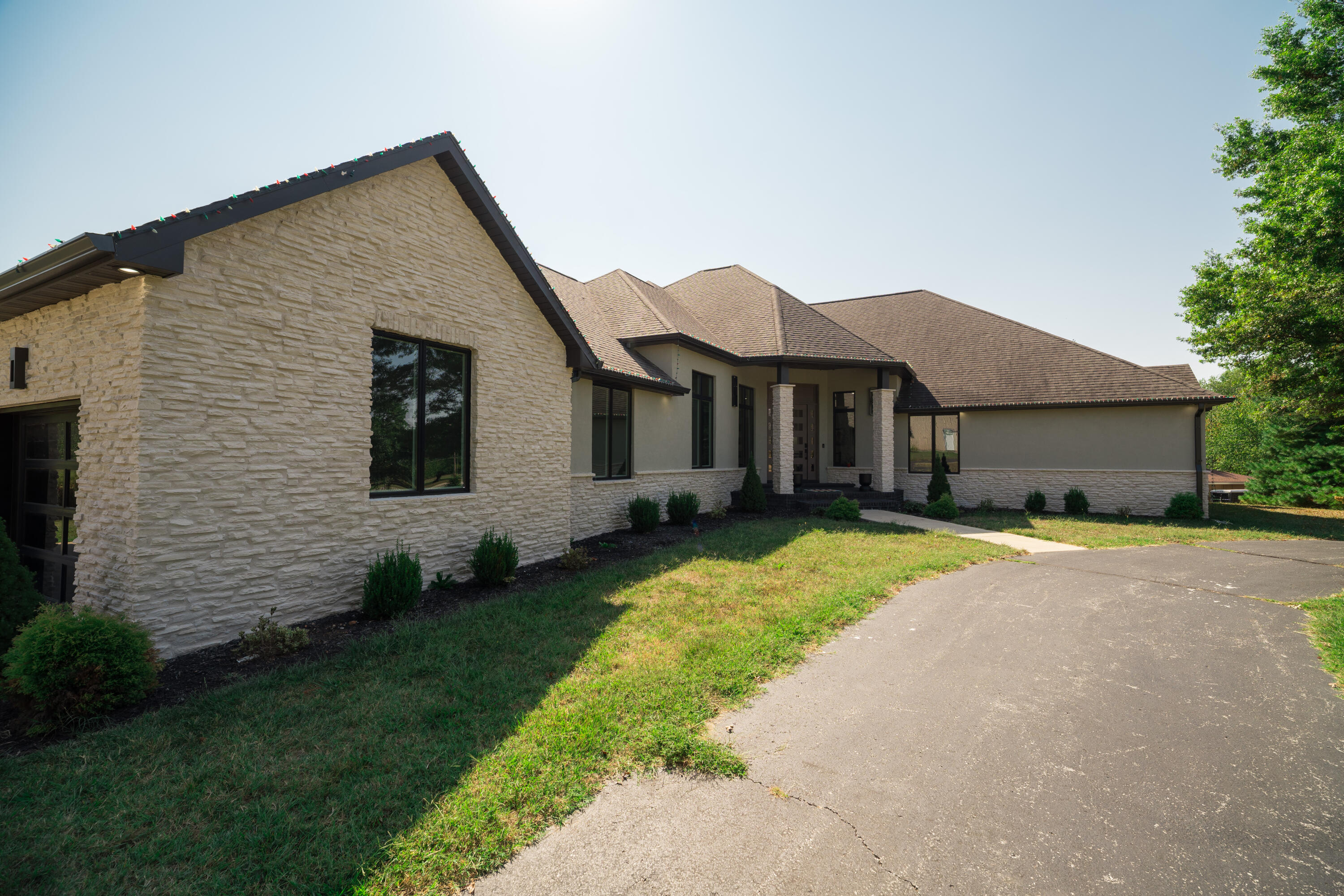 Photo 4 - Residential for sale – 700 N Farm Road 193   Springfield, MO