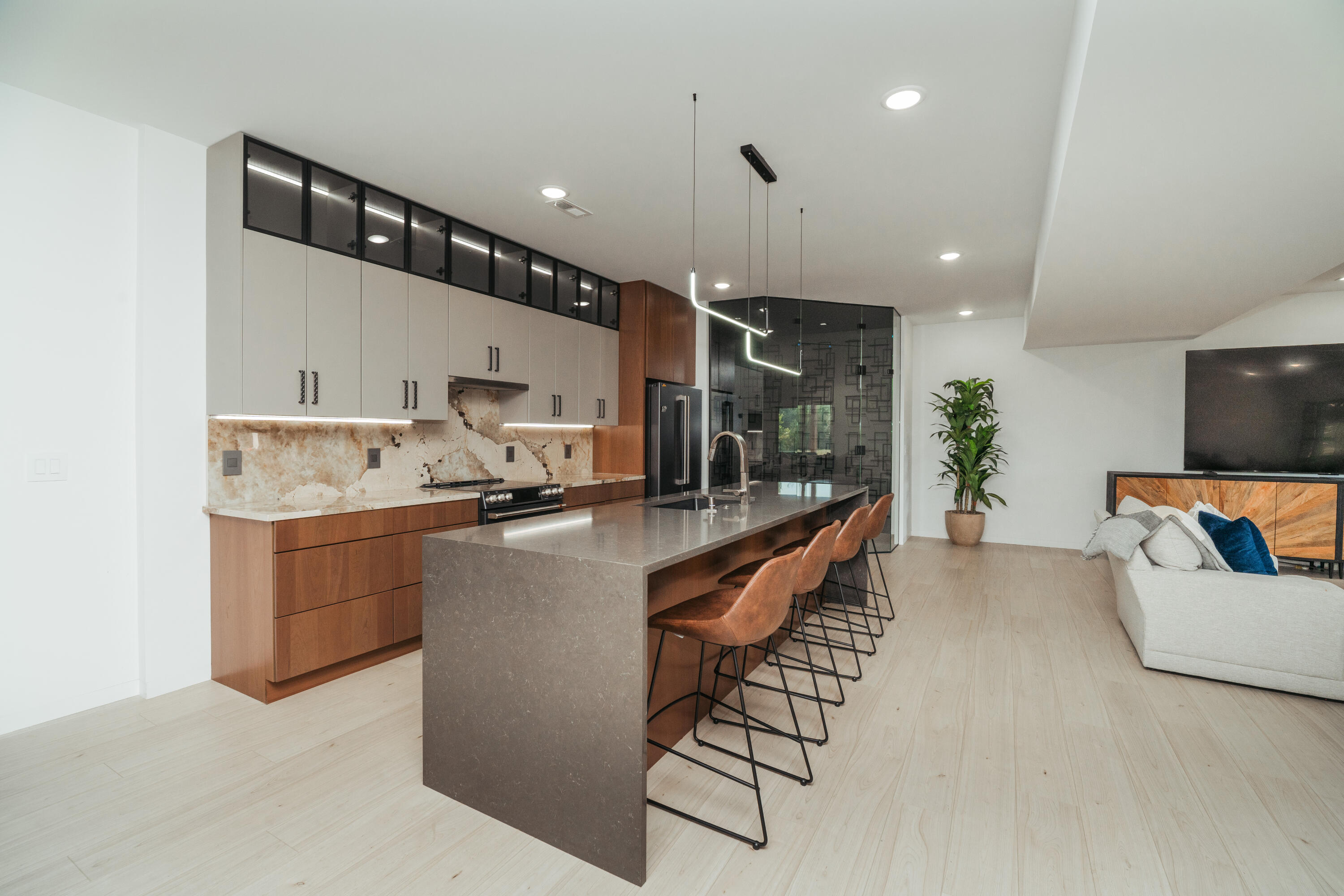 Photo 98 - Residential for sale – 700 N Farm Road 193   Springfield, MO