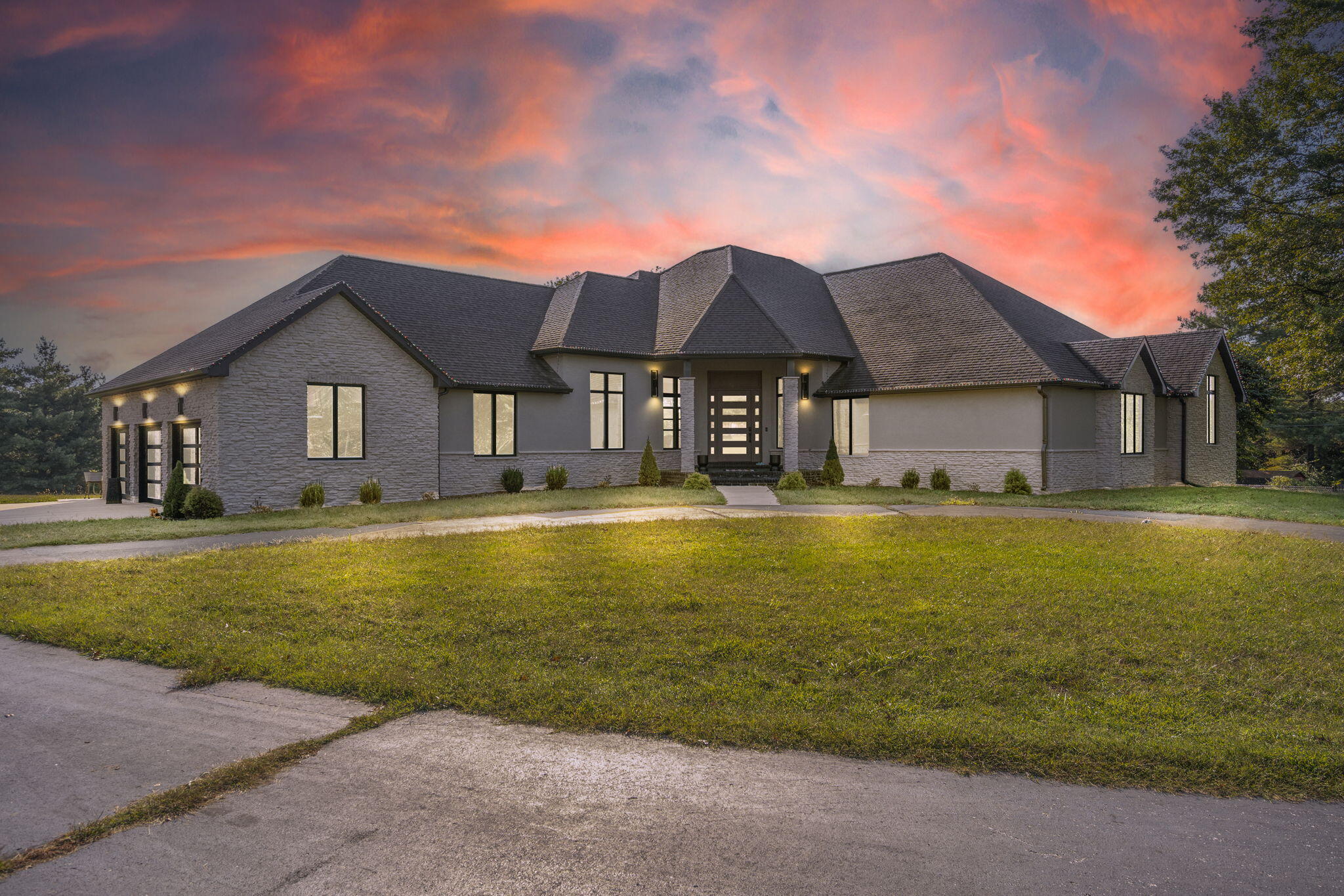 Residential for sale – 700 N Farm Road 193   Springfield, MO